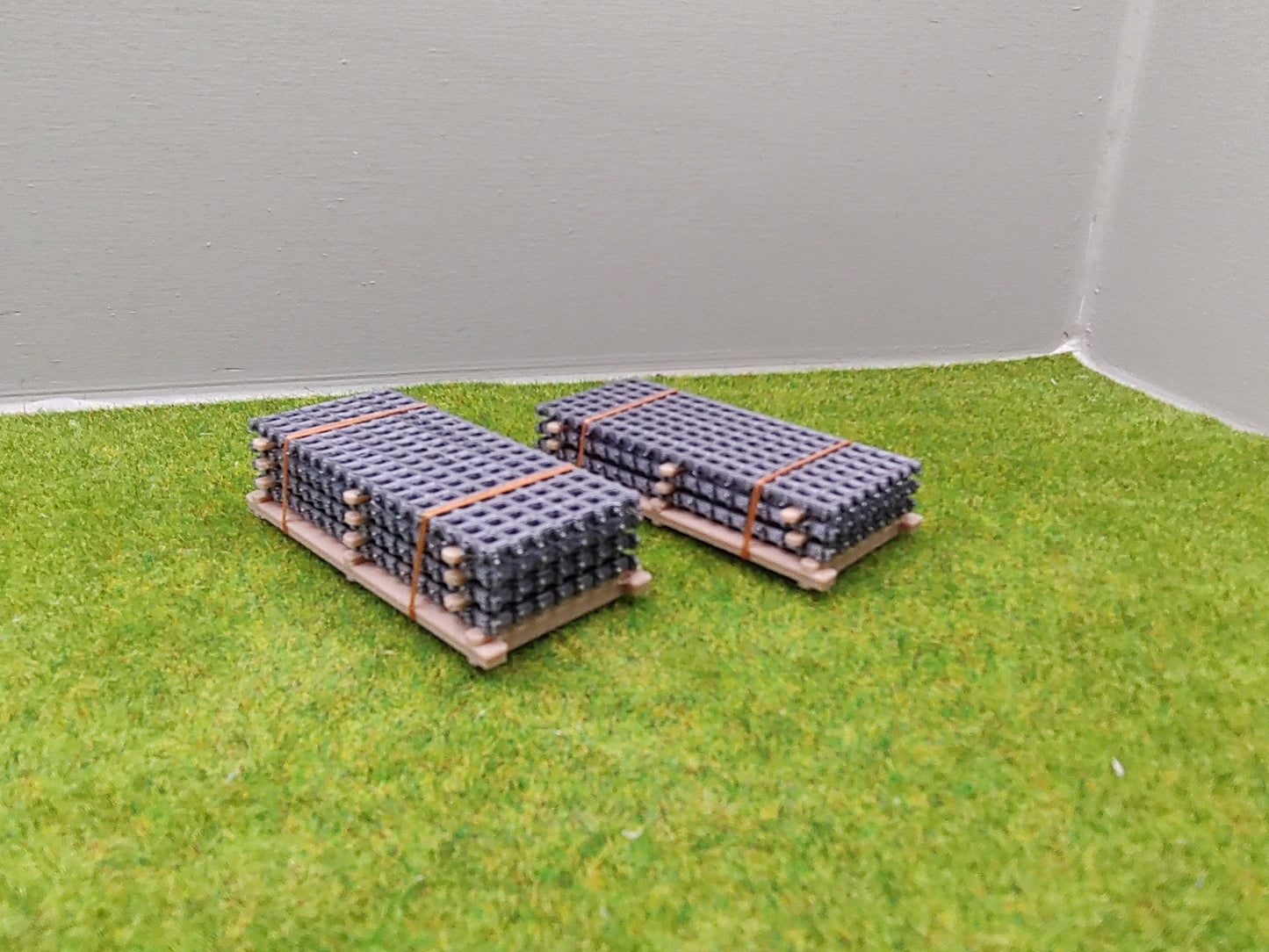 H0 Ladegut - Baustahlmatten auf Palette für den Schwerlasttransport