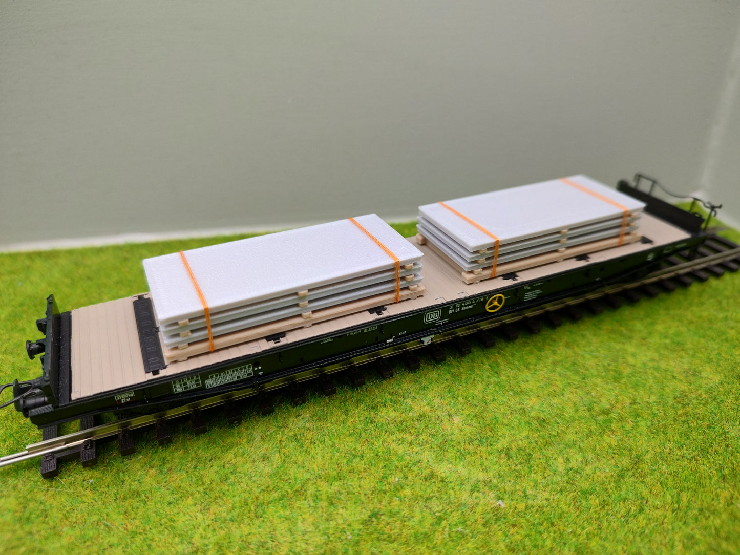 H0 Ladegut- Betonplatten - Set - auf Palette für Schwerlastwagons