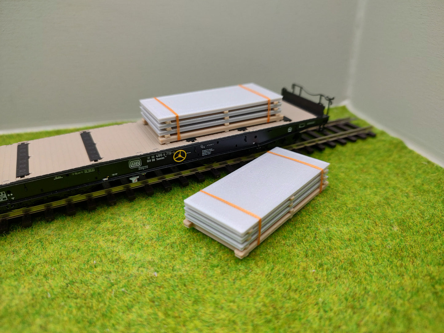 H0 Ladegut- Betonplatten - Set - auf Palette für Schwerlastwagons