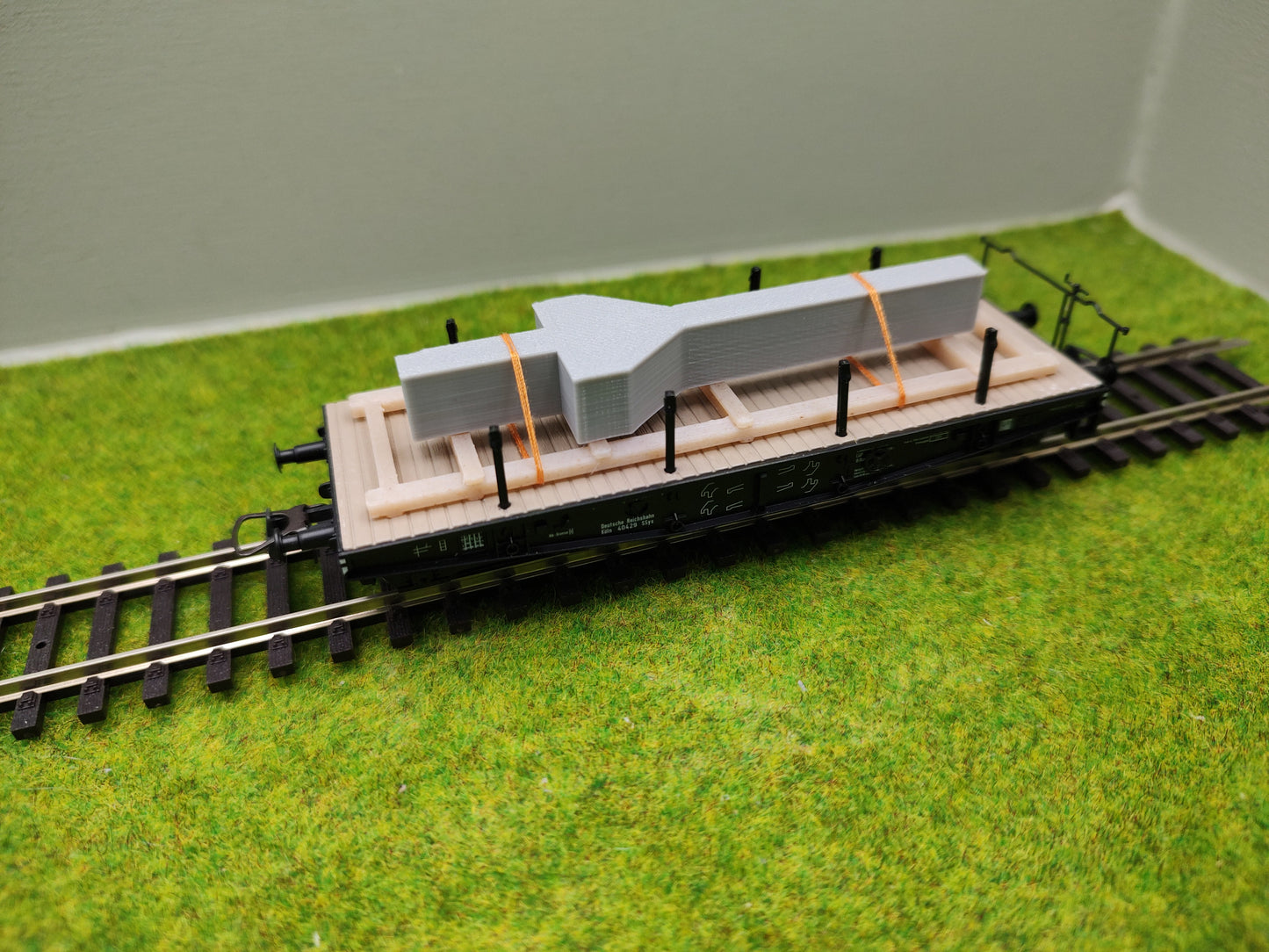 Ladegut H0 - Betonträger auf Palette für Schwerlast- oder Flachwagen