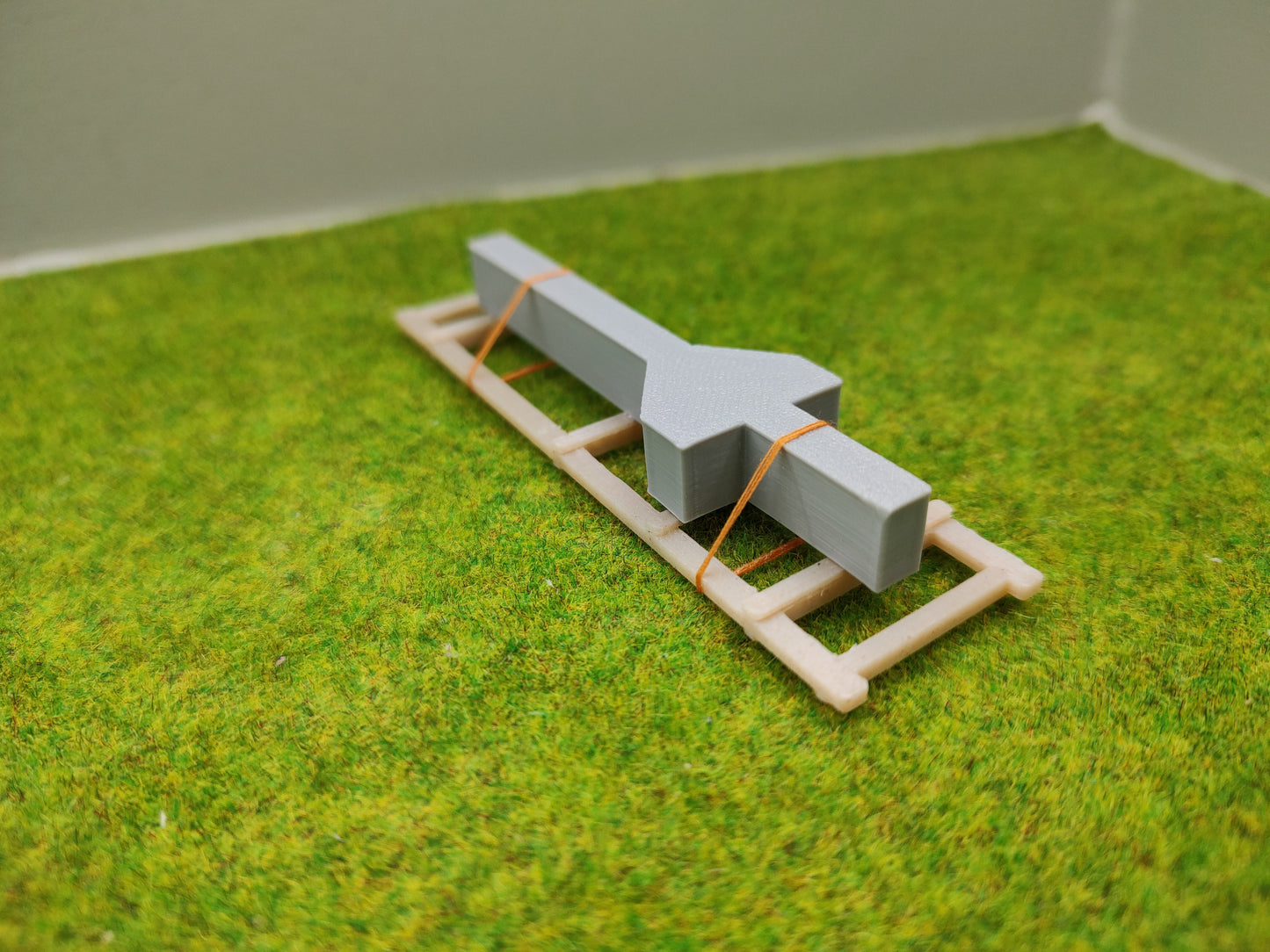 Ladegut H0 - Betonträger auf Palette für Schwerlast- oder Flachwagen