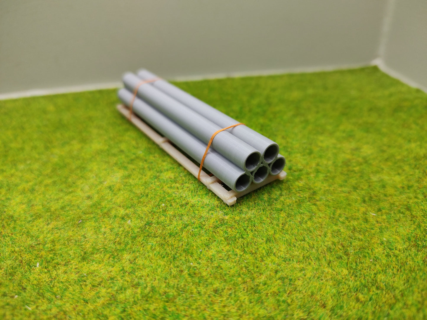 H0 Ladegut - Betonrohren auf Palette für Schwerlast- / und Rungenwagons