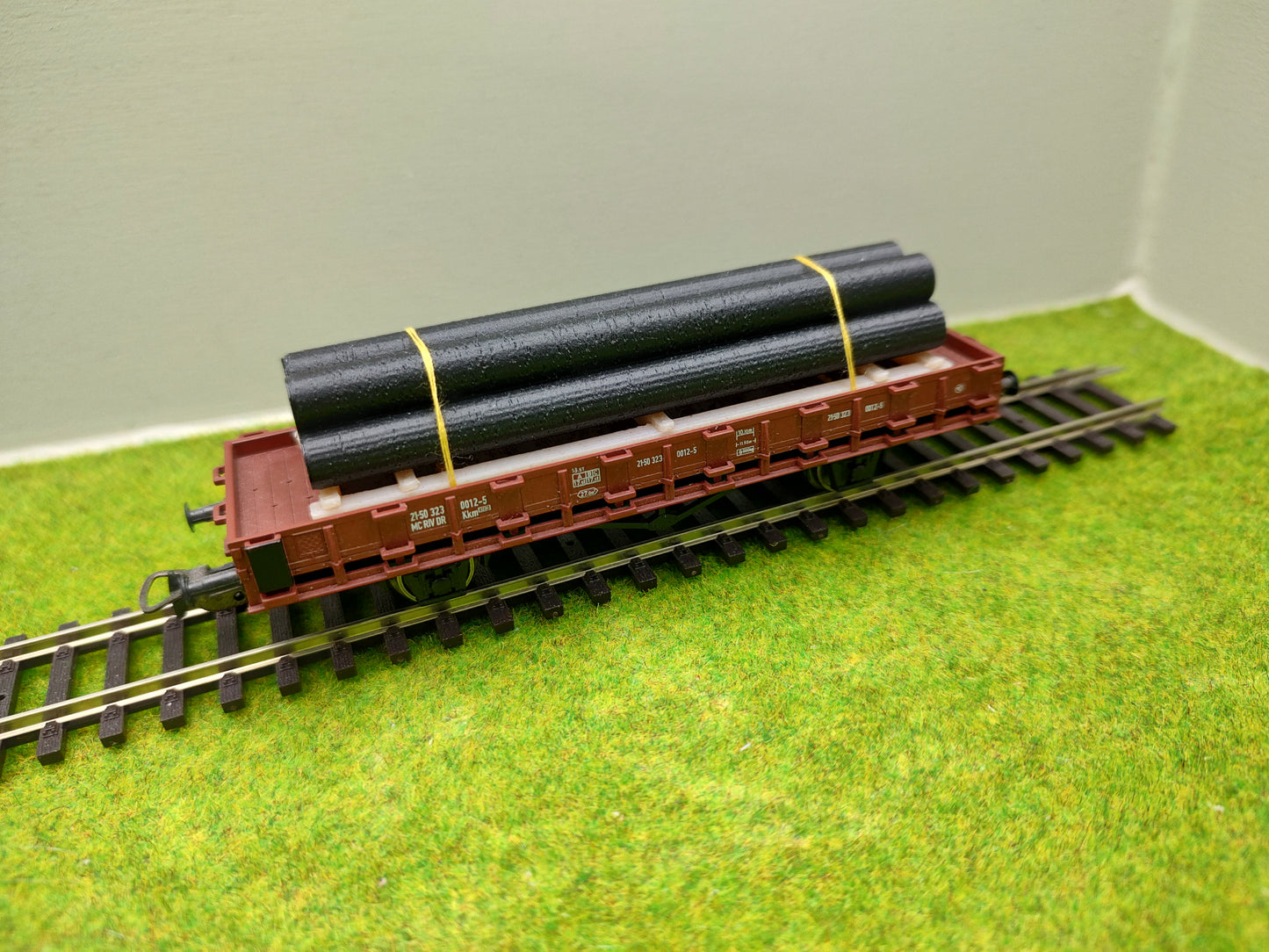 H0 Ladegut - Erdrohren auf Palette für Rungen - und Flachwagen