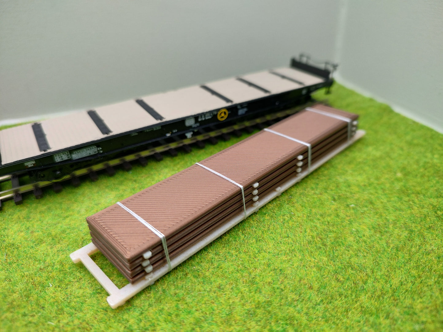 Ladegut H0 - Stahlplatten auf Palette für Schwerlast- oder Rungenwagons