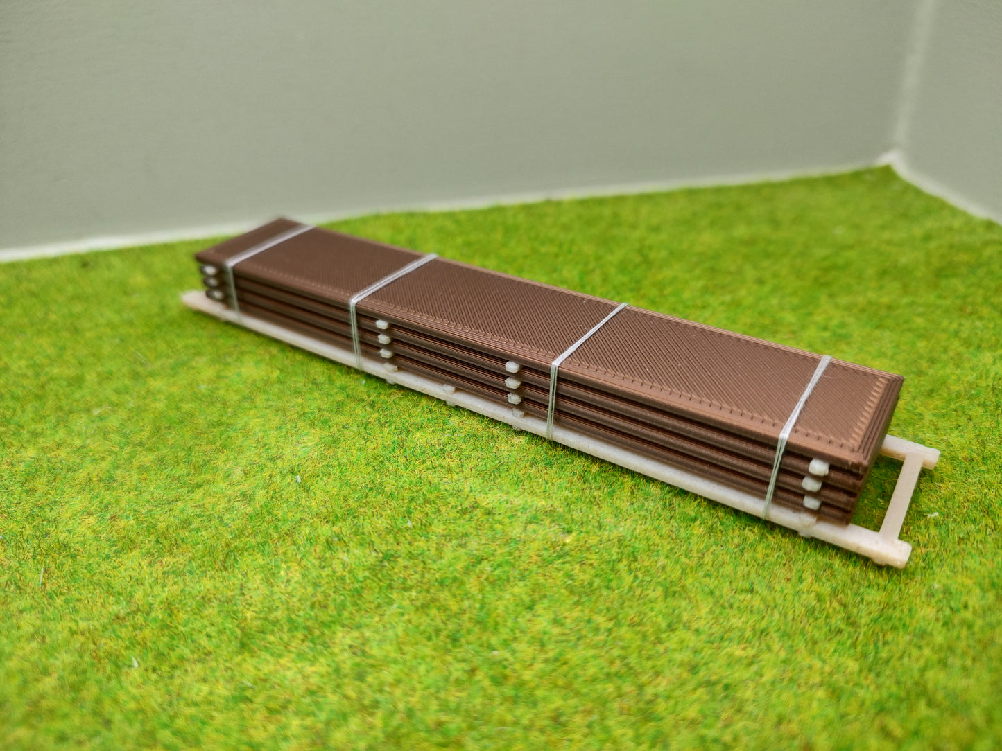 Ladegut H0 - Stahlplatten auf Palette für Schwerlast- oder Rungenwagons