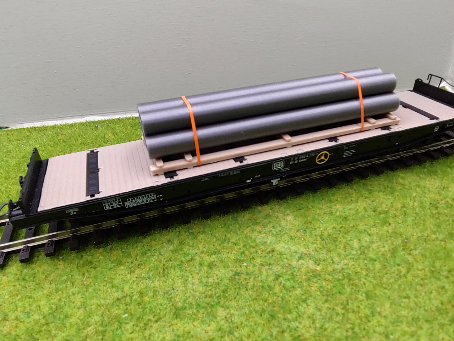 H0 Ladegut, Stahlrohren vergütet auf Palette für Schwerlastwagons und Flachwagen