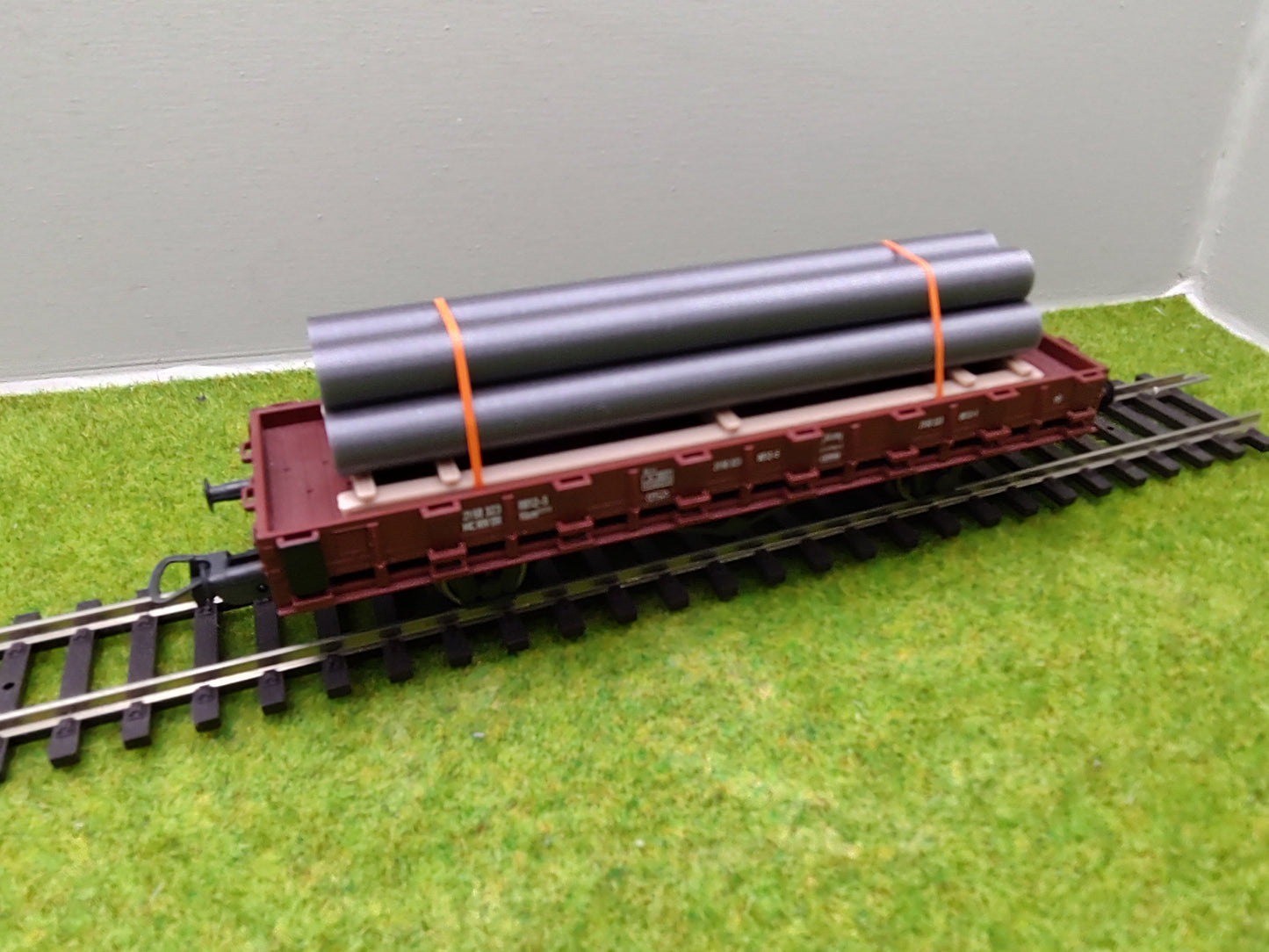 H0 Ladegut, Stahlrohren vergütet auf Palette für Schwerlastwagons und Flachwagen