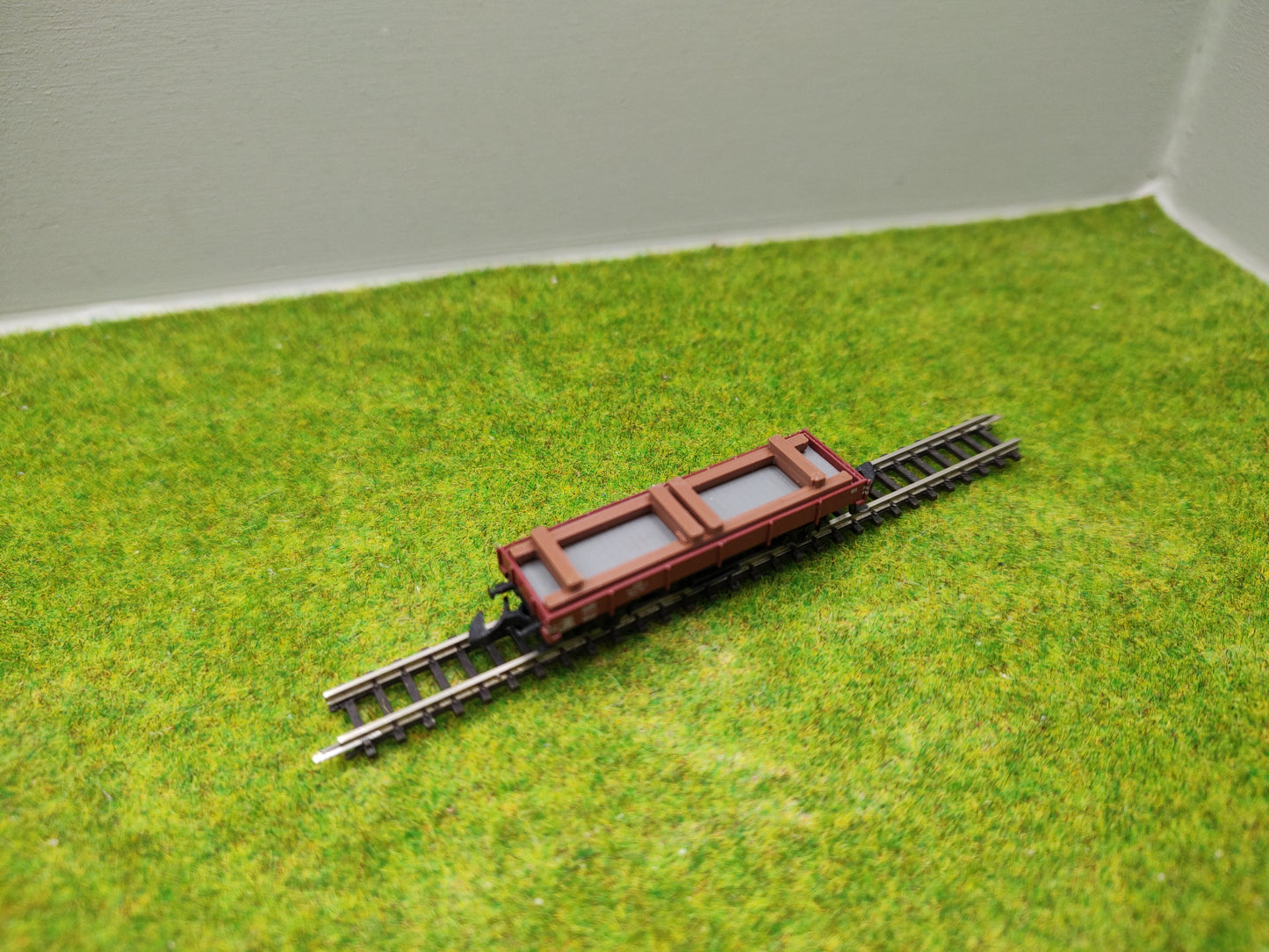 Zubehör Spur Z - Palette mit Mittelsteg zum Transport von Ladegut