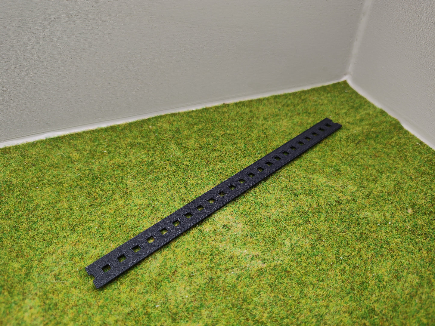 H0 Zubehör - Schwellenbohlen für Märklin C- und M Gleis - 180 mm