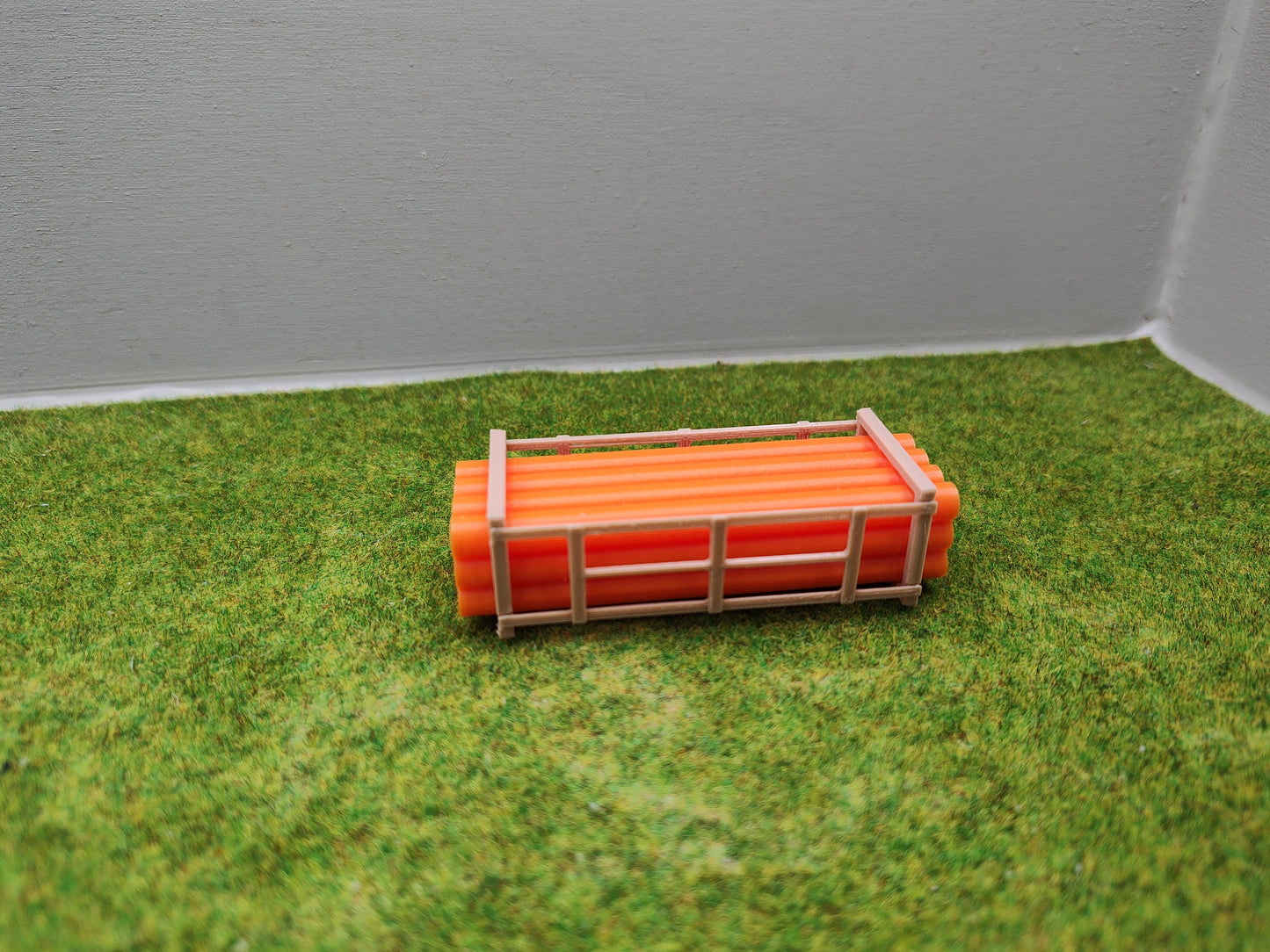 H0 Ladegut - Kanalrohren in einem Holzgestell