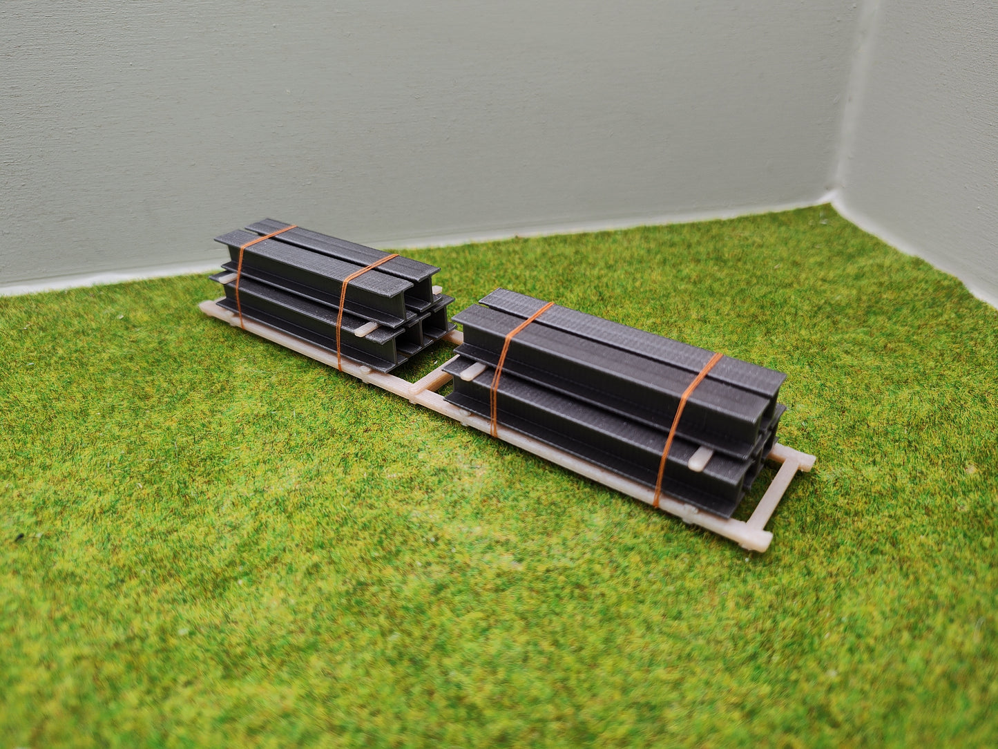 Ladegut H0 - H-Träger auf Palette für Schwerlastwagons