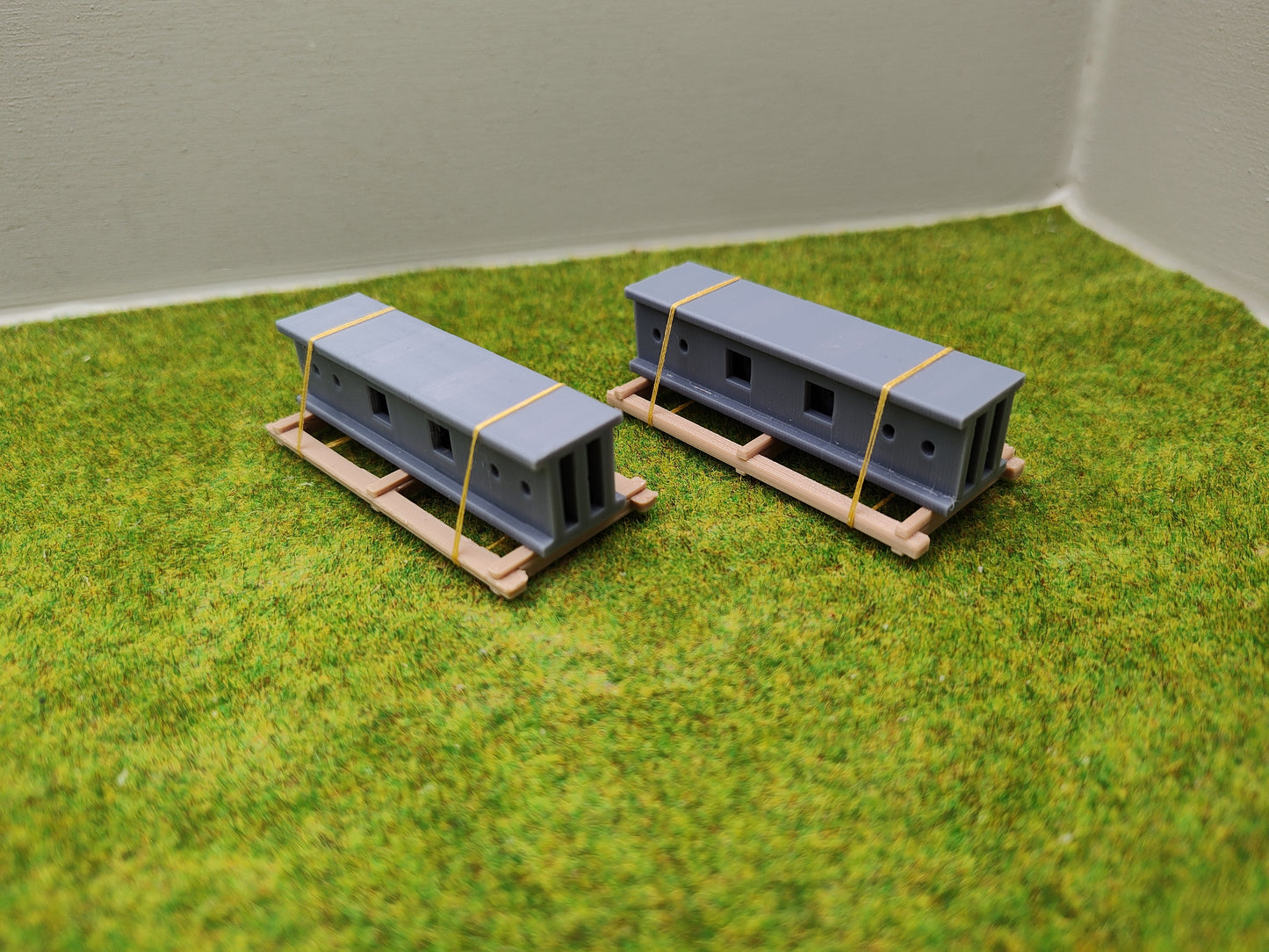 Ladegut H0 - Set - Hallenträger auf Palette für Schwerlast- und Rungenwagons