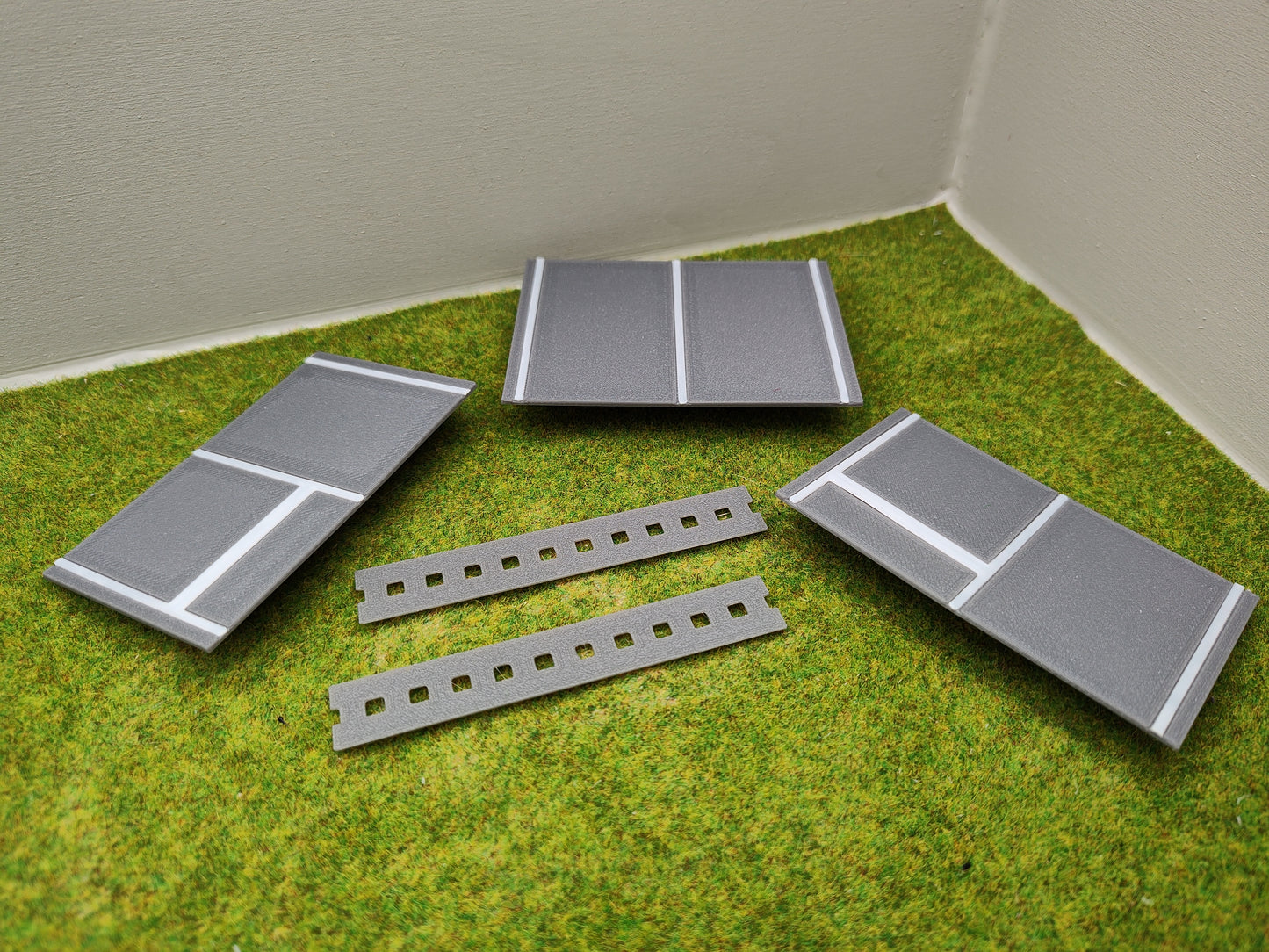 H0 Bahnübergang für Märklin C-Gleis-58x80mm mit Straßenmarkierung