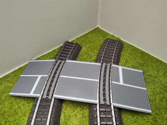 H0 Bahnübergang für Märklin C-Gleis-58x70 mit Straßenmarkierung