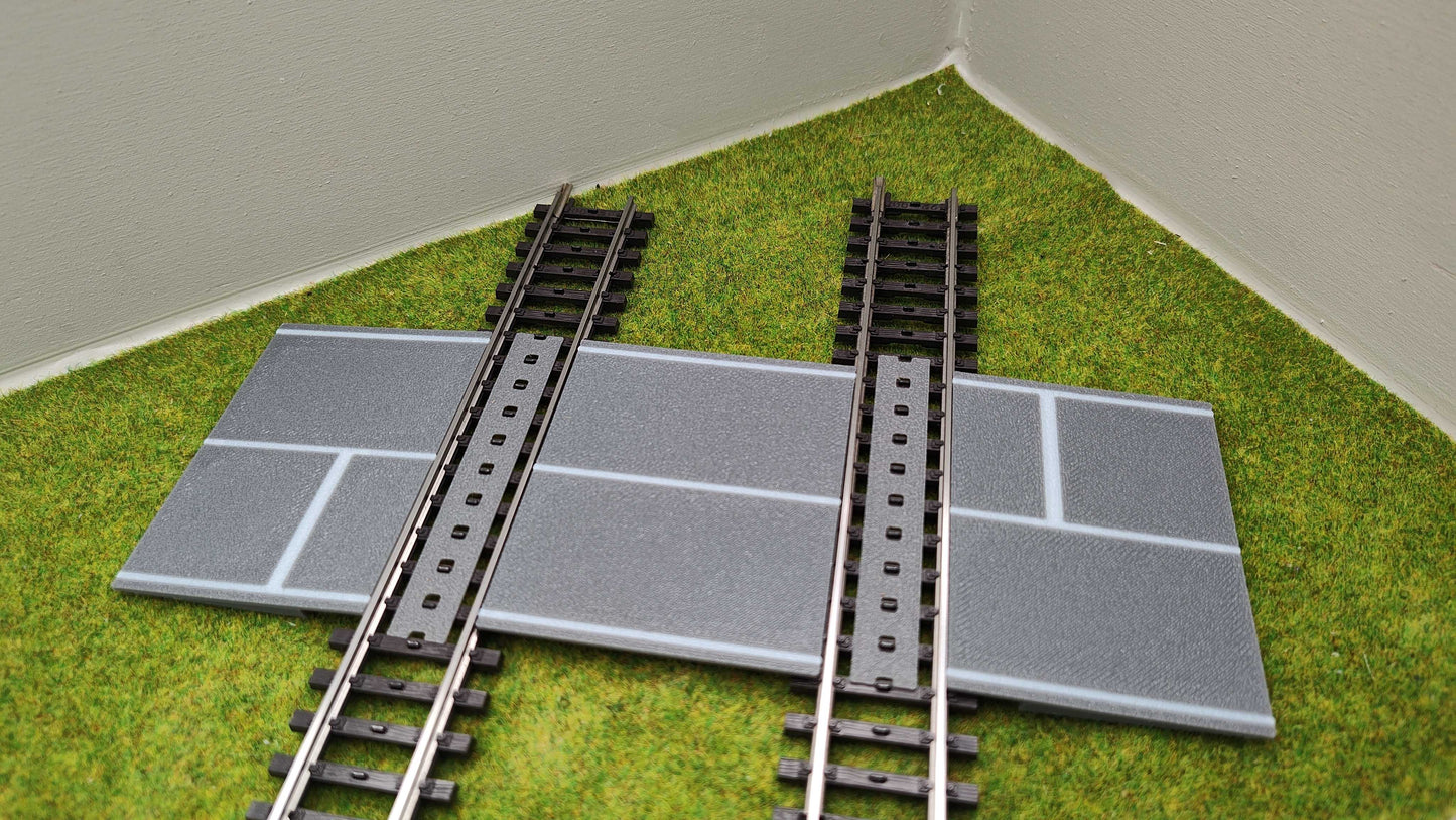 H0 Bahnübergang für Märklin K-Gleis-58x70mm - mit Straßenmarkierung