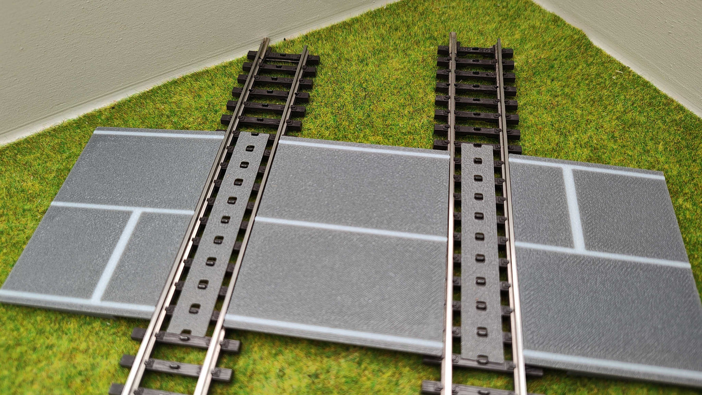 H0 Bahnübergang für Märklin K-Gleis-58x70mm - mit Straßenmarkierung