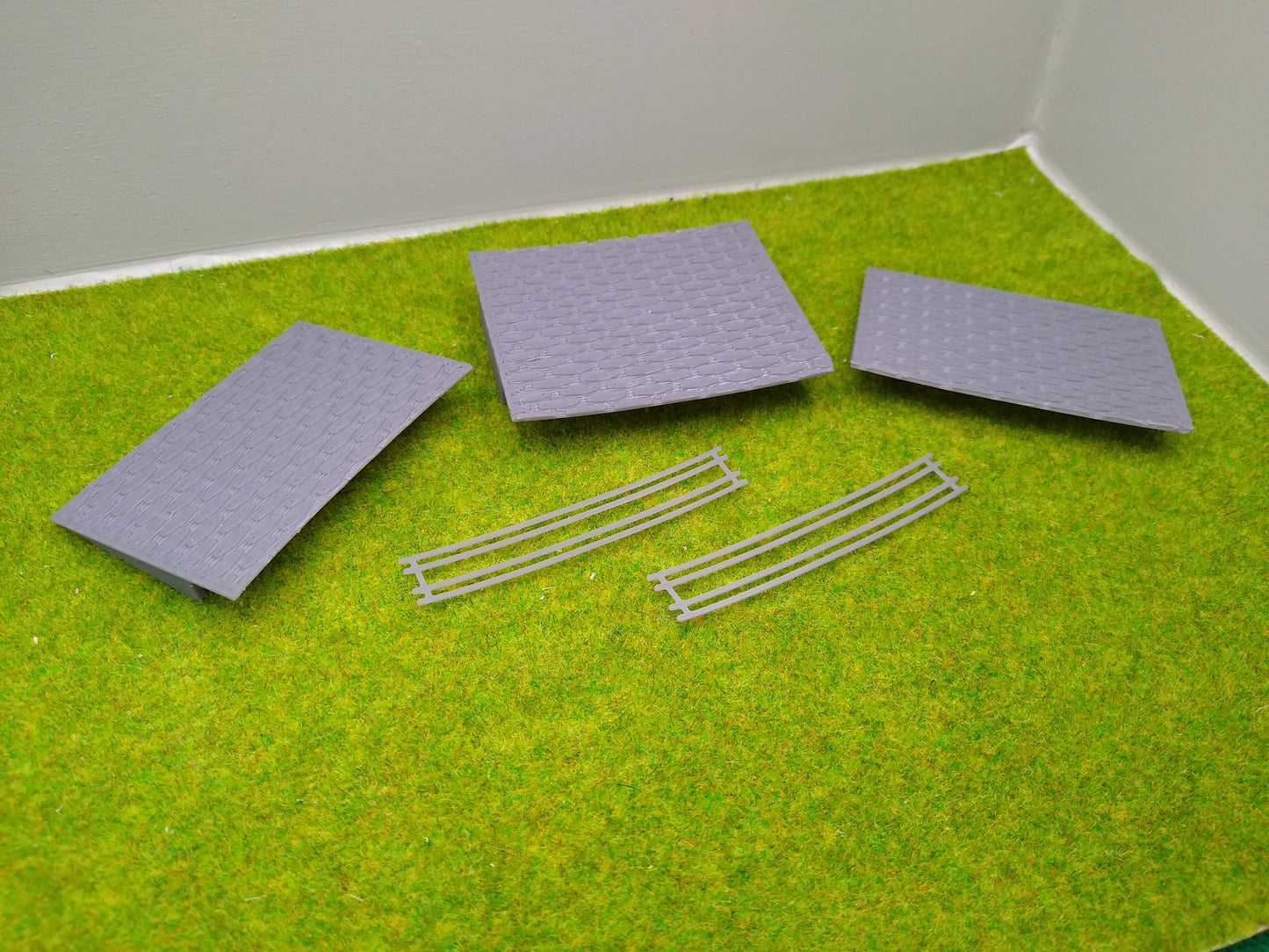 Bahnübergang H0 gebogen für Märklin C-Gleis - 58x70 mm - grau