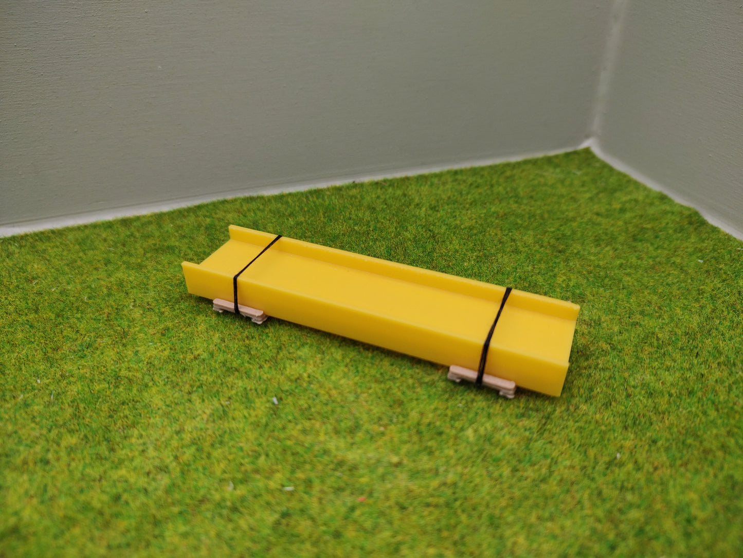 Ladegut H0 - Industrieträger auf Palette für Schwerlast- oder Rungenwagons