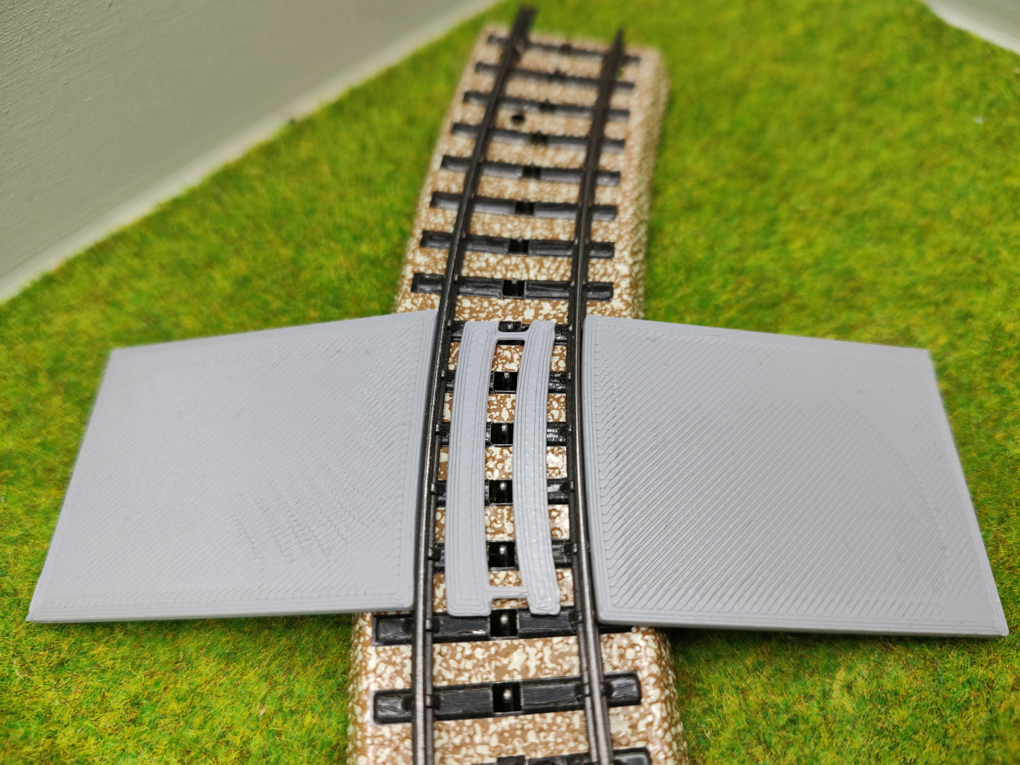 Bahnübergang H0 gebogen für Märklin M-Gleis-50x40mm - grau