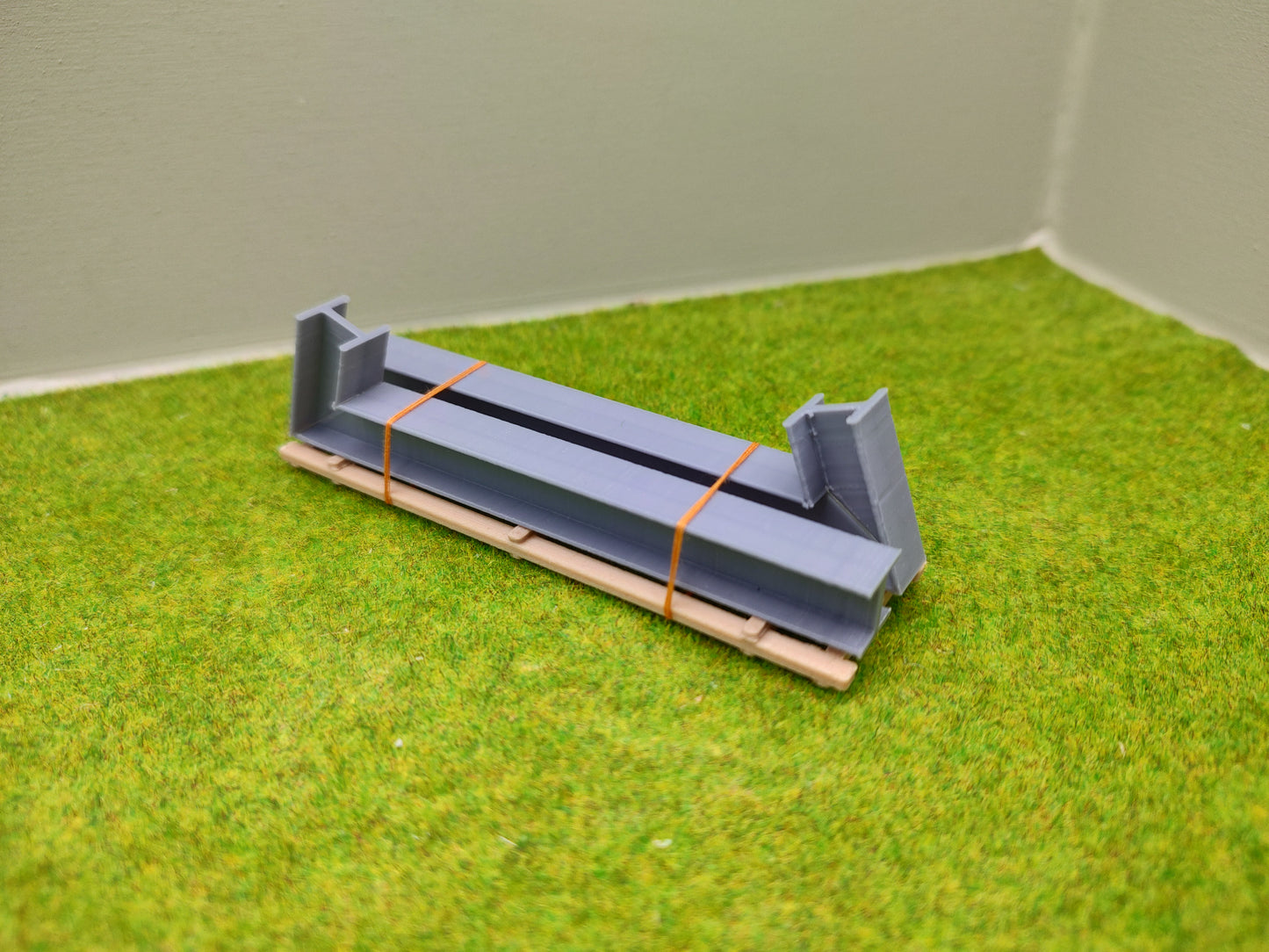 Ladegut H0 - Stahlträger auf Palette für Schwerlast- / Rungenwagons