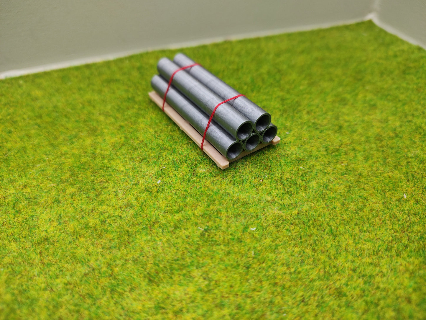 H0 Ladegut, Stahlrohren vergütet auf Palette für Schwerlast- / und Rungenwagons