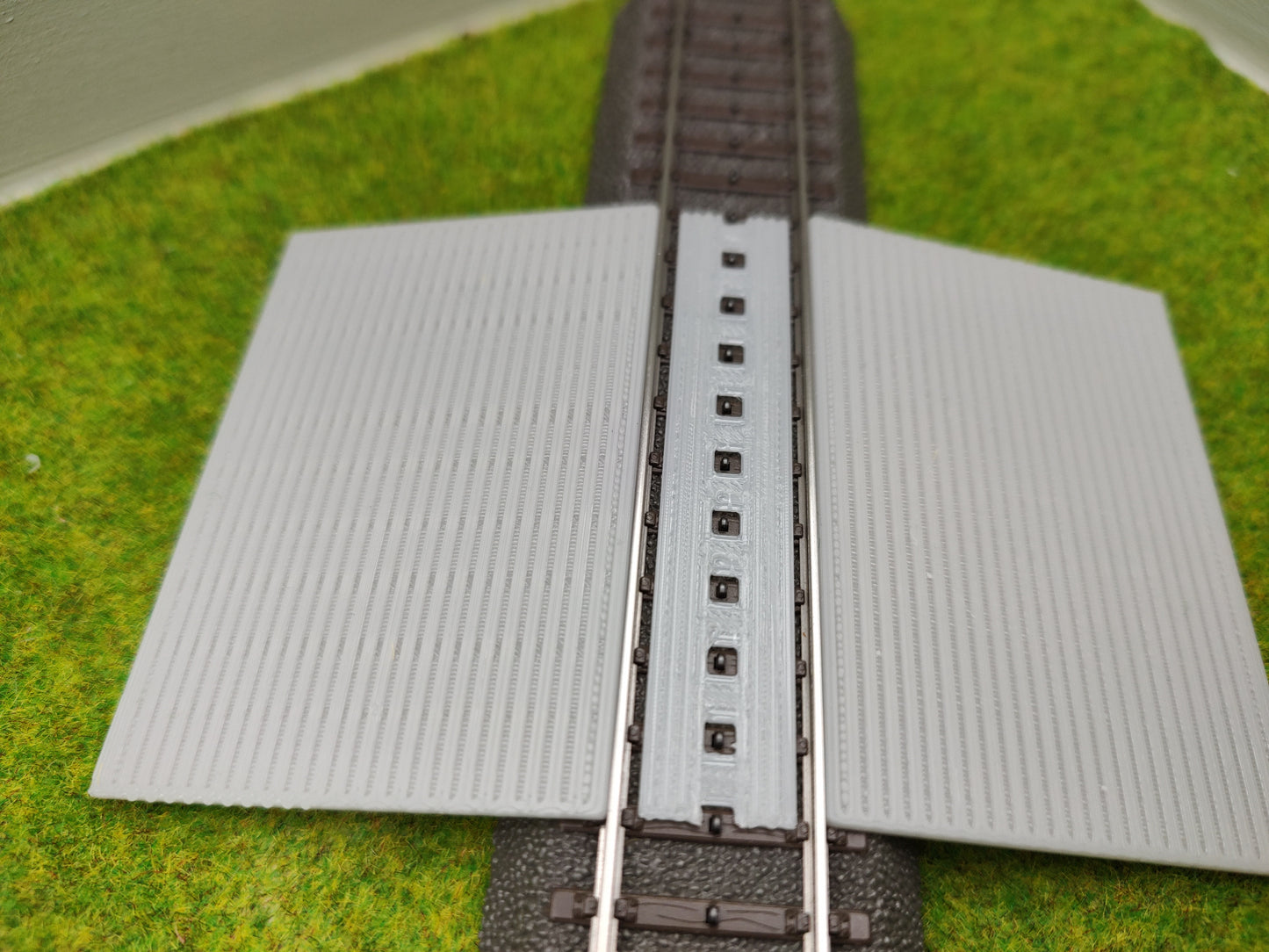 Bahnübergang H0 für Märklin C-Gleis-50x75mm - grau