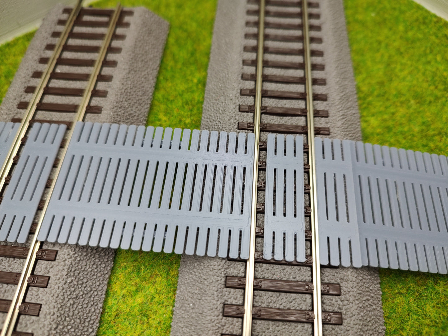 Bahnübergang H0 für Roco Line Gleis -58x40mm - grau