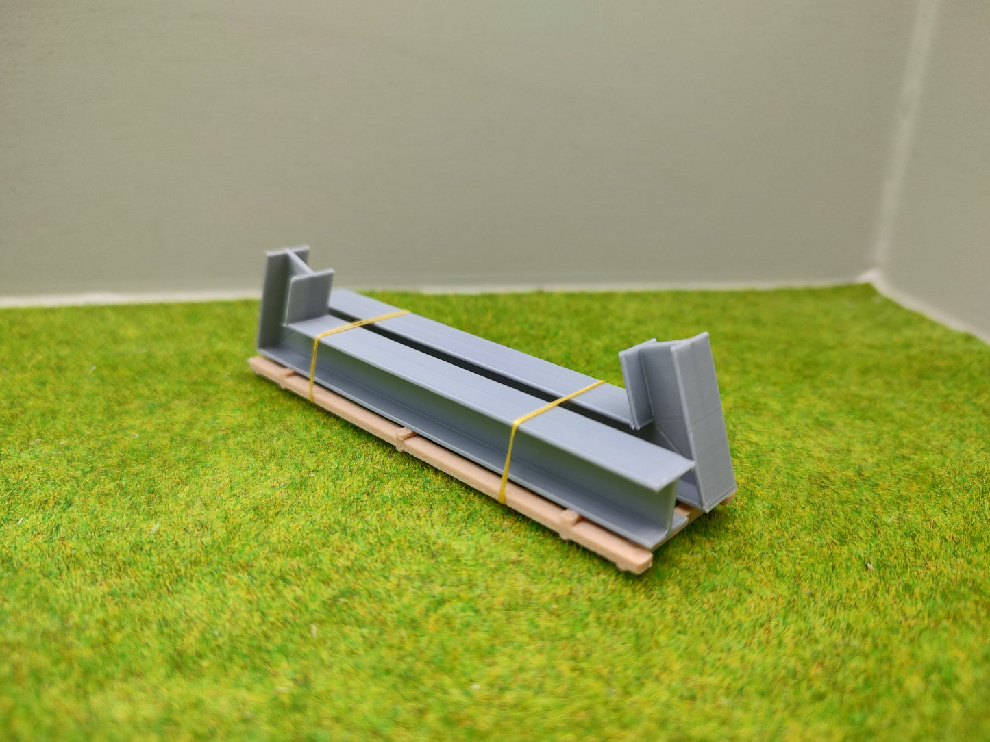 Ladegut H0 - Stahlträger auf Palette für Schwerlast- / Rungenwagons