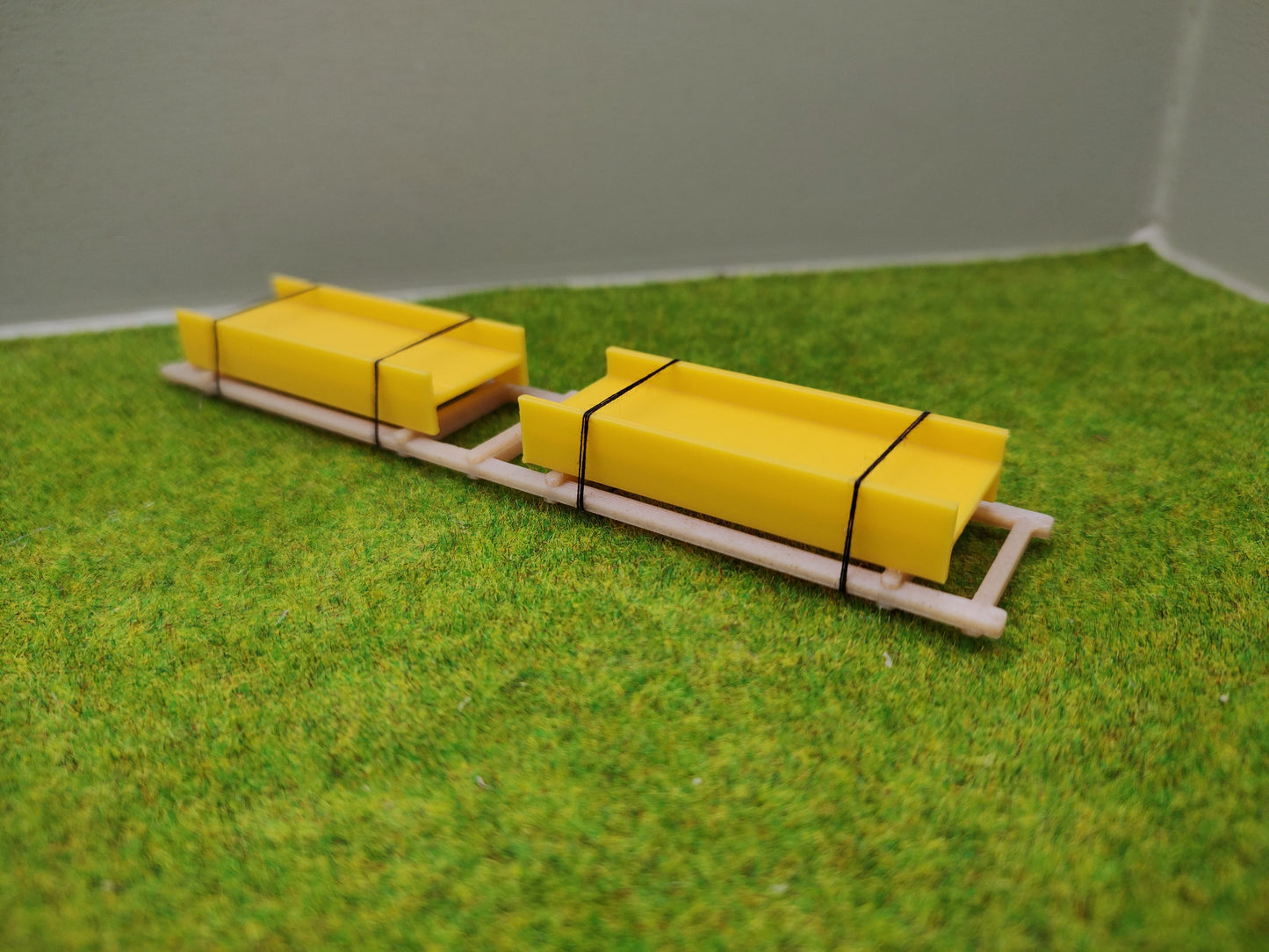 Ladegut H0 - Industrieträger auf Palette für Schwerlastwagons