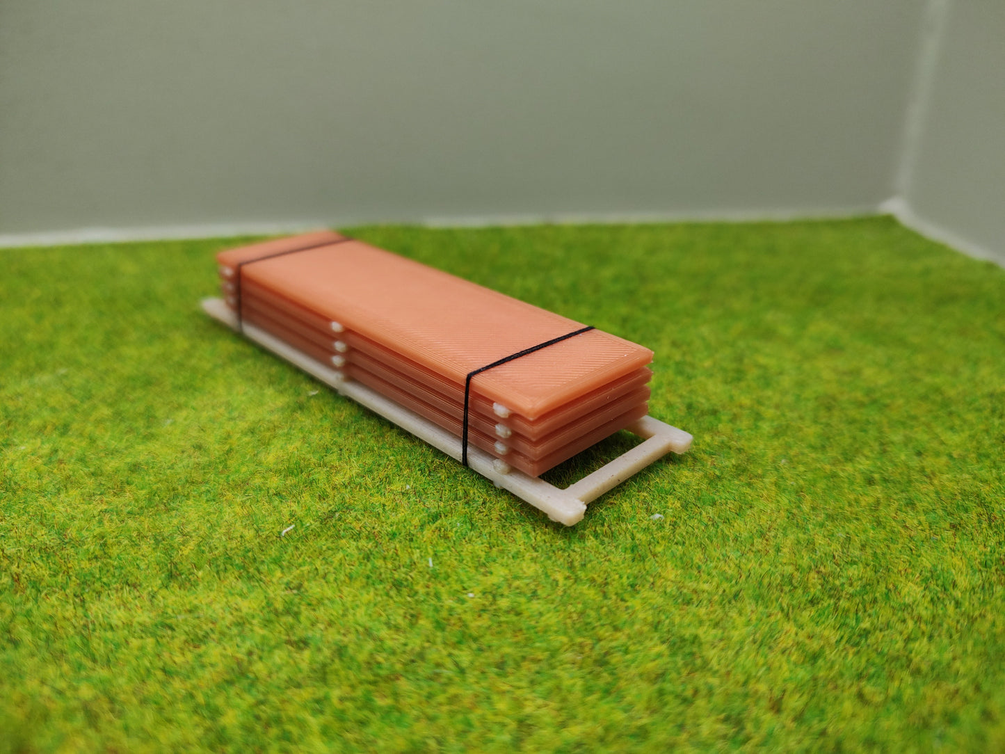 Ladegut H0 - Stahlplatten auf Palette für Schwerlast- oder Rungenwagons