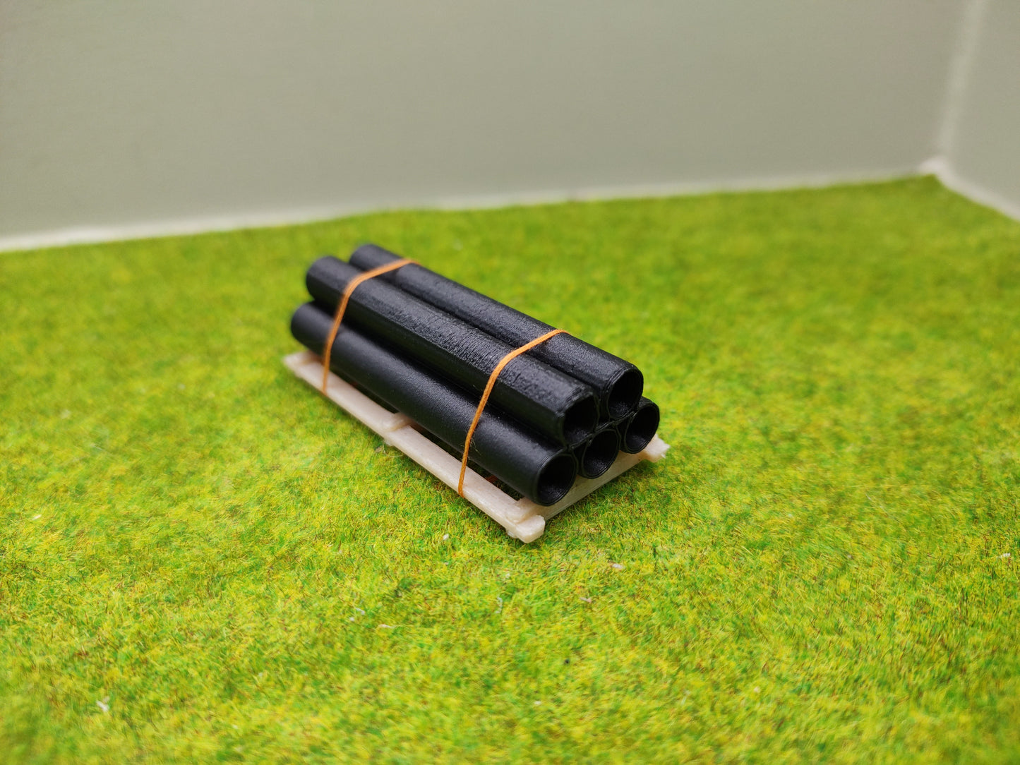 H0 Ladegut, Erdrohren auf Palette für Rungen - und Flachwagen