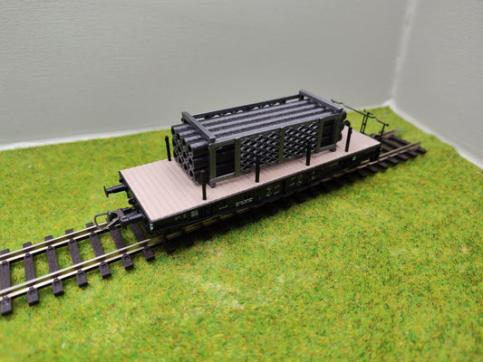 Ladegut H0 - Erdrohren in einem Metallgestell