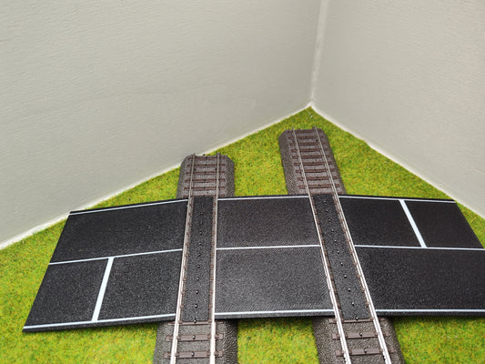 H0 Bahnübergang für Märklin C-Gleis-58x80mm mit Straßenmarkierung