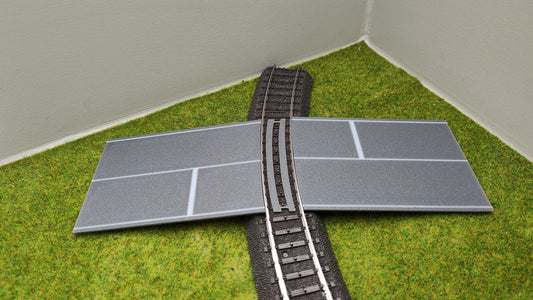 H0 Bahnübergang für das Märklin C-Gleis-P 100x70mm - mit Straßenmarkierung