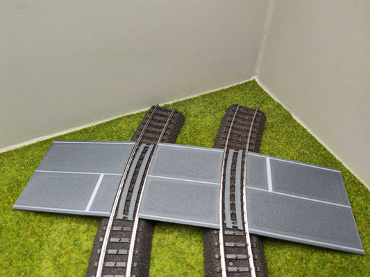 H0 Bahnübergang für Märklin C-Gleis- P 58x80x70 mit Straßenmarkierung