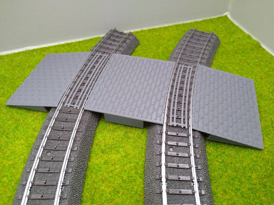 Bahnübergang H0 gebogen für Märklin C-Gleis - 58x70 mm - grau