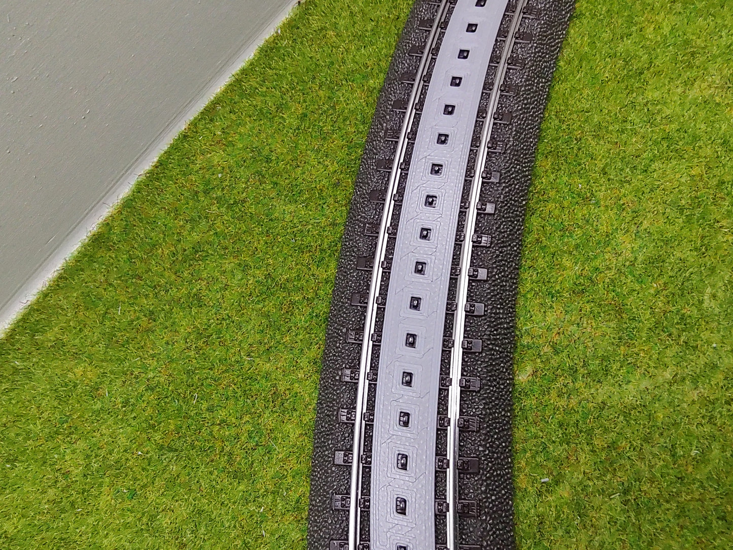 H0 Zubehör - Schwellenbohlen gebogen  für Märklin C Gleis R1 - 128,5 mm