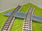 Bahnübergang H0 gebogen für Märklin M-Gleis - 58x40 mm - grau