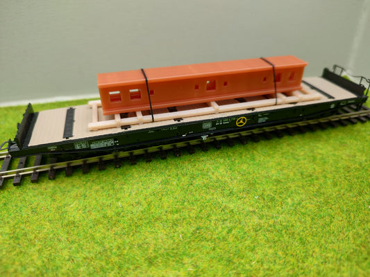 Ladegut H0 - Hallenträger auf Palette für Schwerlast- / Rungenwagons