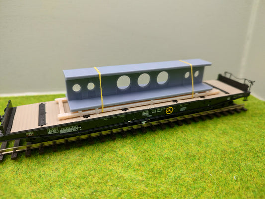 Ladegut H0 - Hallenträger auf Palette für Schwerlast- / Rungenwagons